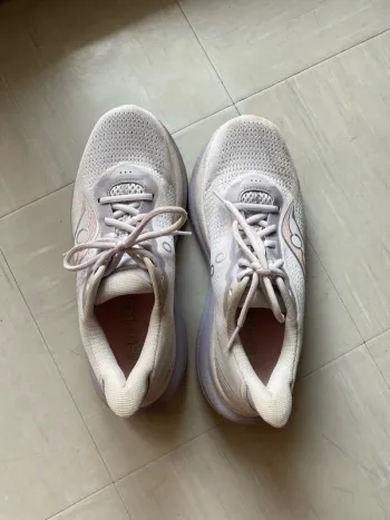 Used Saucony Triumph 23 bike — image 6 of 6
