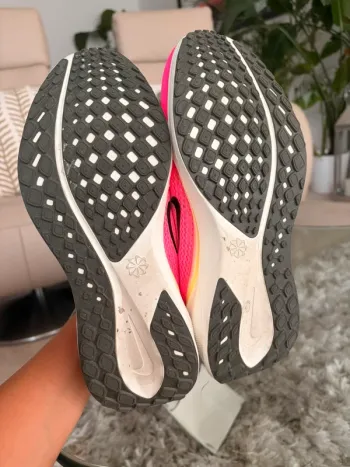 Used Nike Running Shoes bike — image 5 of 6