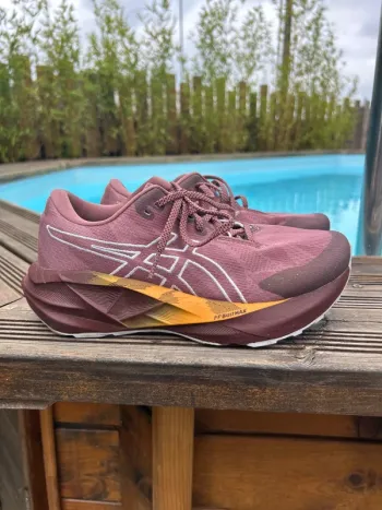 Gebrauchtes Asics Novablast 5 bike — Bild 1 von 6