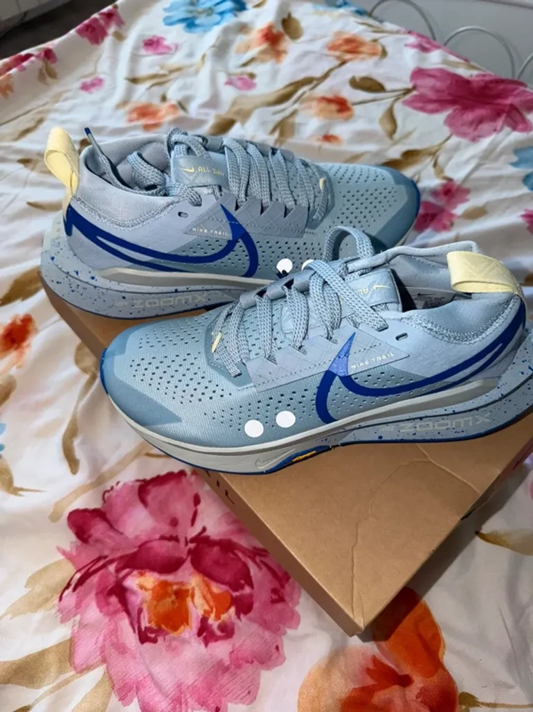Used Nike ZoomX Zegama Trail 2 bike — image 3 of 9