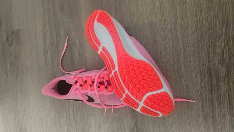 Brugt Nike Hardloopschoenen dames bike — billede 2 af 4
