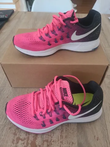 Used Pegasus Nike Zoom 33 Running Shoes