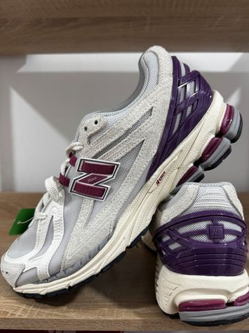 Used New Balance 1906R Running Shoes