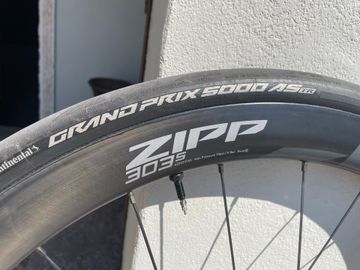 Used Zipp 303s Wheels 2024 bike — image 2 of 4