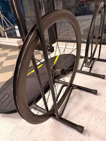 Used Mavic Cosmic Ultimate Wheelset bike — image 6 of 6