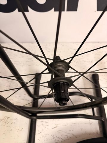 Used Mavic Cosmic Ultimate Wheelset bike — image 5 of 6