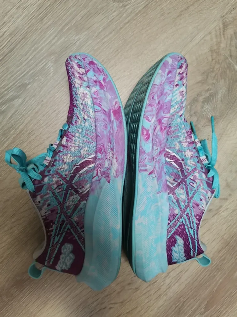Używany Asics Gel Noosa Tri 16 bike — zdjęcie 4 z 7