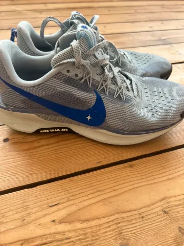 Nike Trail Running Shoes d'occasion