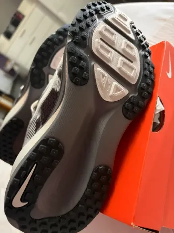 Tweedehands Nike Vomero 18 SE bike — afbeelding 6 van 8