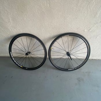 Used Continental Aksium bike — image 3 of 3