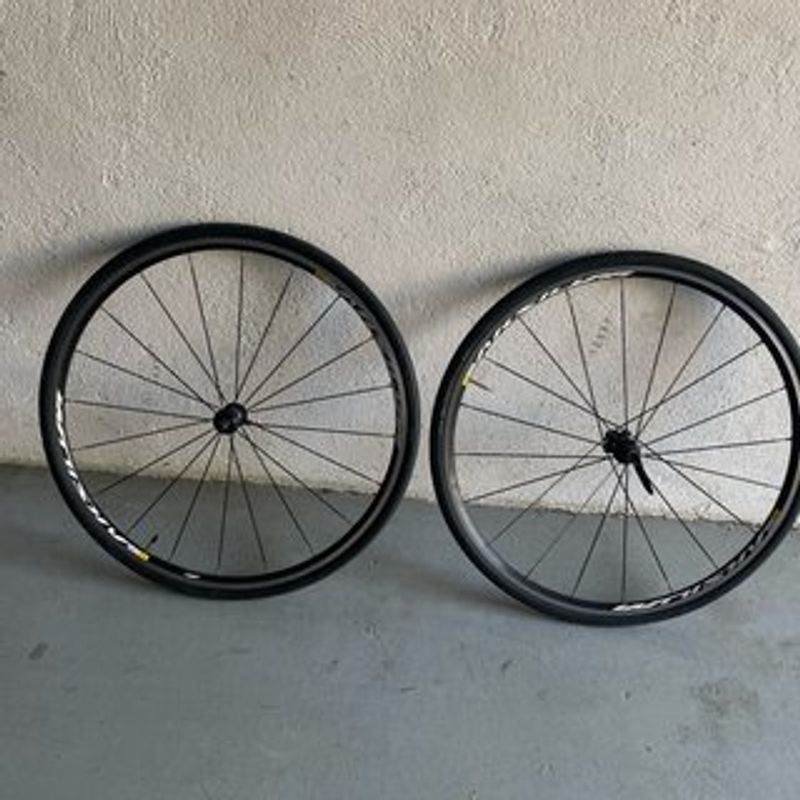 Used Continental Aksium Wheels