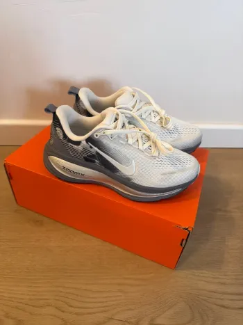 Tweedehands Nike Vomero 18 bike — afbeelding 1 van 7