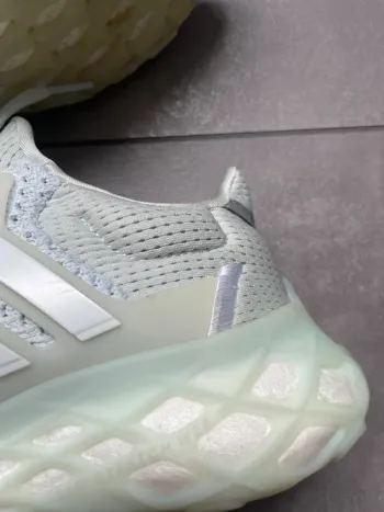 Tweedehands Adidas Ultraboost Web DNA bike — afbeelding 10 van 15