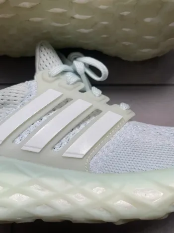 Tweedehands Adidas Ultraboost Web DNA bike — afbeelding 6 van 15