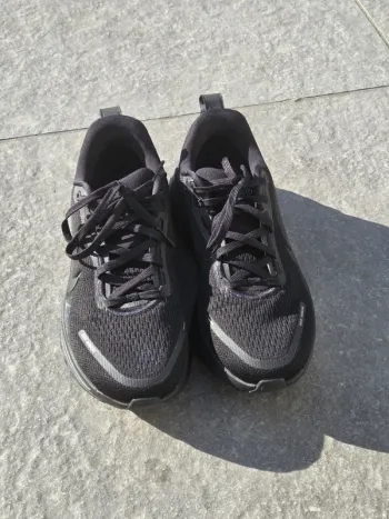 Used Nike Vomero 18 bike — image 2 of 8