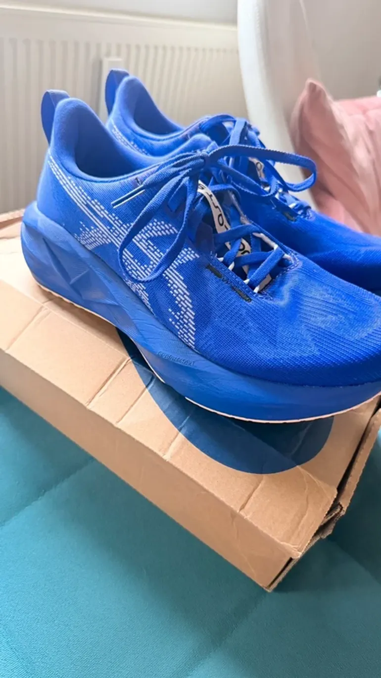 Gebrauchtes Asics Novablast 5 bike — Bild 2 von 9