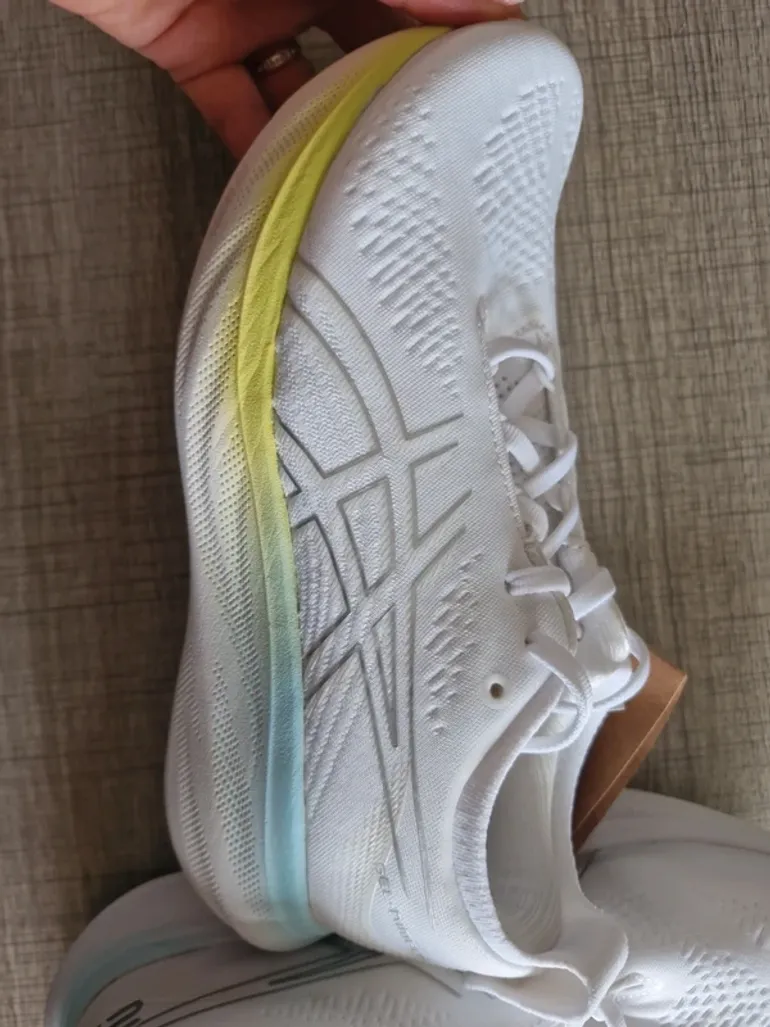 Używany Asics Gel Nimbus 25 bike — zdjęcie 2 z 4