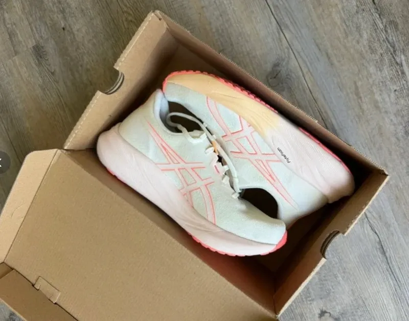 Used Orange Gel Yasura Running Shoes