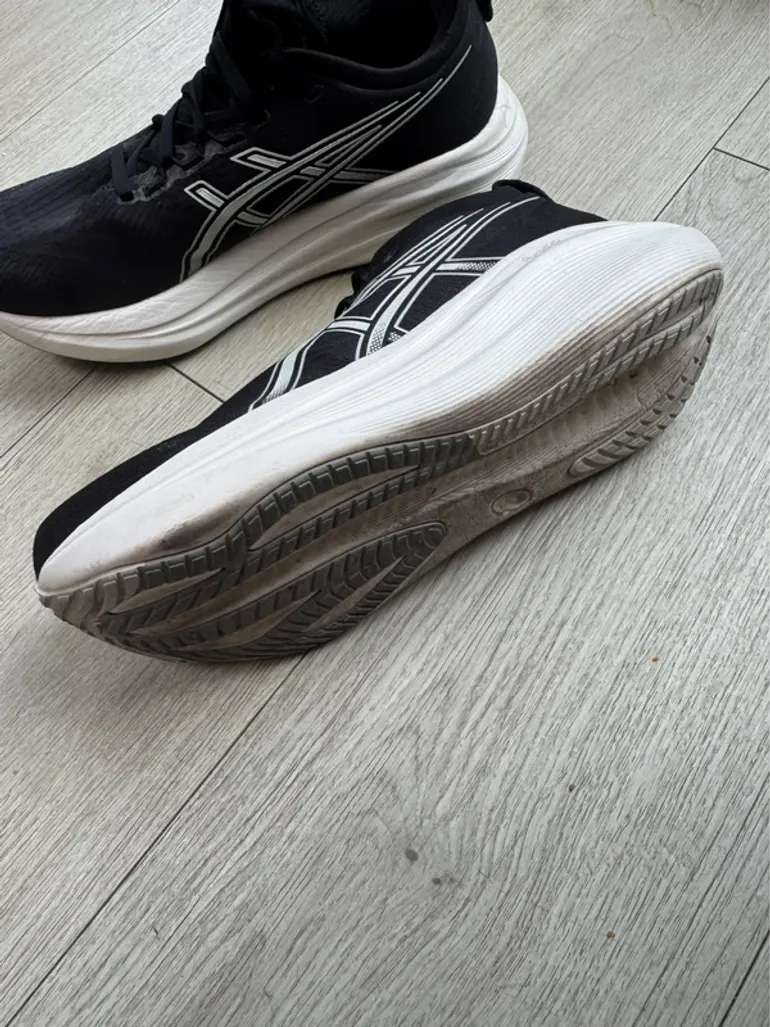 Used Asics Gel-Nimbus 27 bike — image 2 of 4
