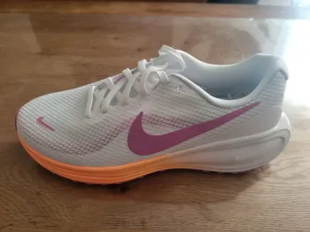Used Nike Sneakers bike — image 1 of 4