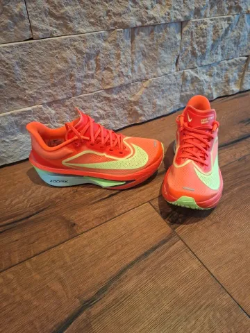 Used Nike Zoom Fly 6 Running Shoes
