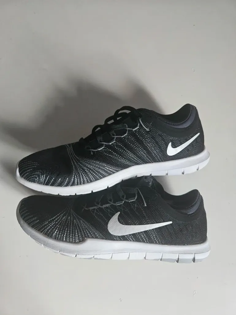 Gebrauchtes Nike Running Fitness Shoes EU 38 bike — Bild 2 von 5