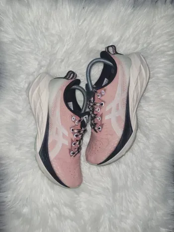 Used Asics Novablast 4 TR bike — image 1 of 3
