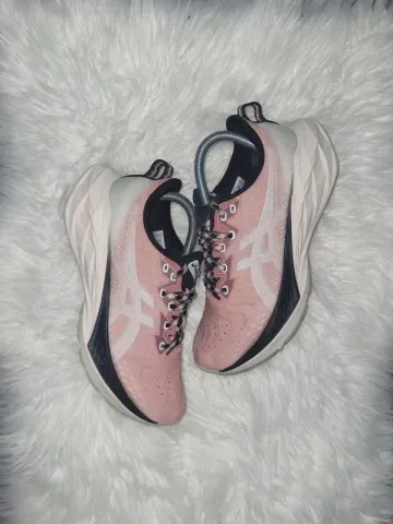 Used Asics Novablast 4 TR Running Shoes