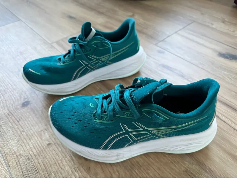 Gebrauchtes Asics Running Shoes Size 40 Running Shoes