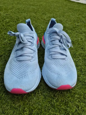 Used Nike Epic React Flyknit bike — image 5 of 7
