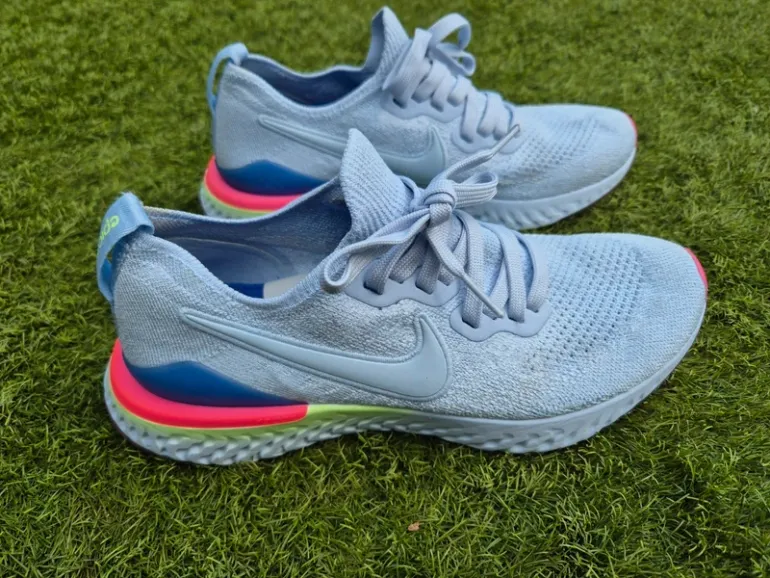 Used Nike Epic React Flyknit bike — image 4 of 7