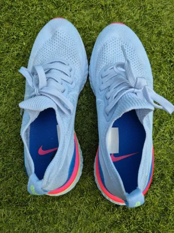 Used Nike Epic React Flyknit bike — image 3 of 7