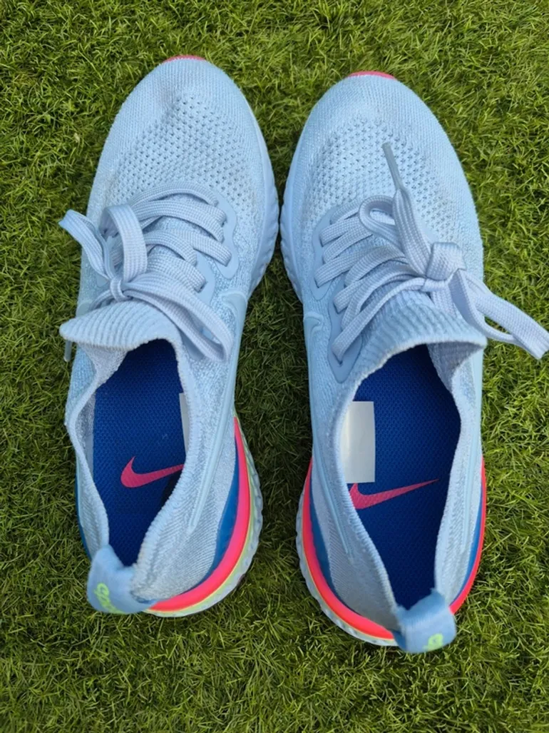 Used Nike Epic React Flyknit bike — image 3 of 7