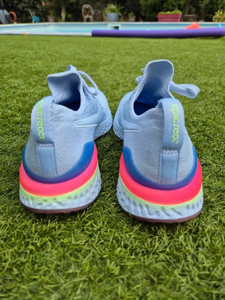Used Nike Epic React Flyknit bike — image 2 of 7