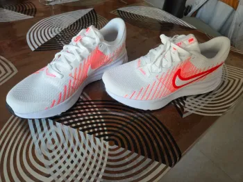Nike RUN DEFY bike d'occasion — image 1 sur 8