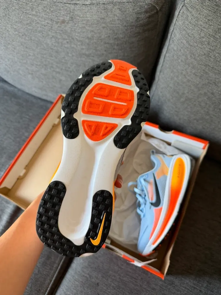 Tweedehands Nike Vomero 18 bike — afbeelding 3 van 5