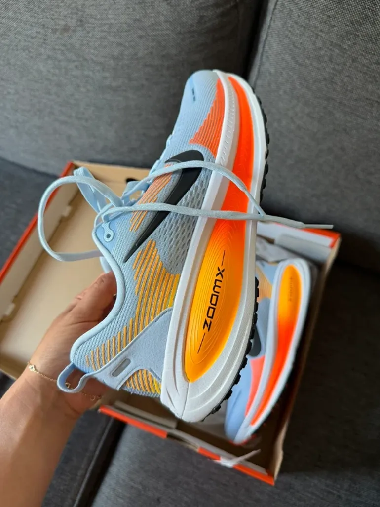 Tweedehands Nike Vomero 18 bike — afbeelding 2 van 5