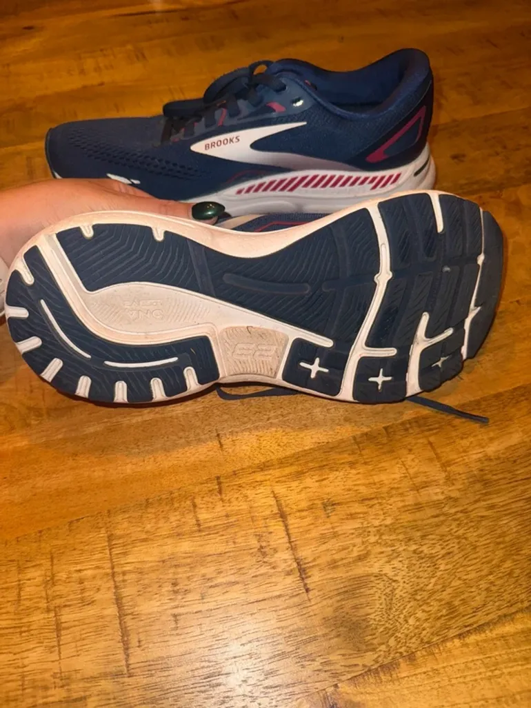 Used Brooks Running Shoes bike — image 4 of 4