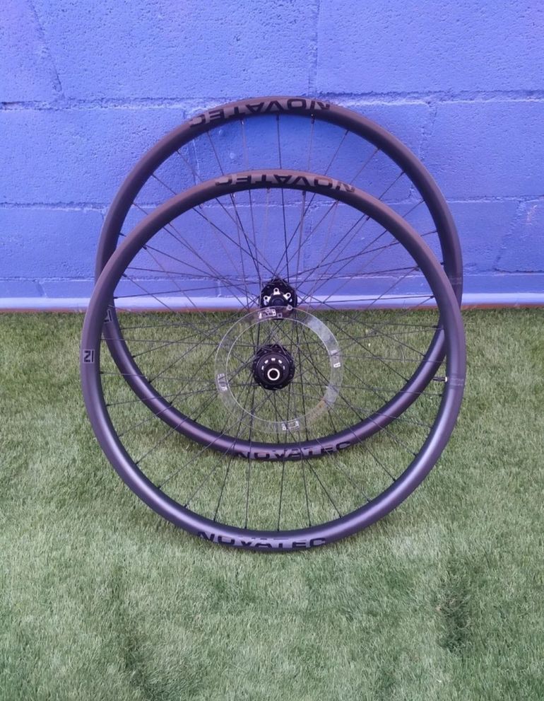Używany Novatec M30 Boost HG bike — zdjęcie 2 z 10