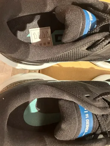 Tweedehands Nike Air Zoom Vomero 16 bike — afbeelding 4 van 6