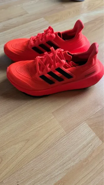 Tweedehands Adidas UltraBoost bike — afbeelding 2 van 4