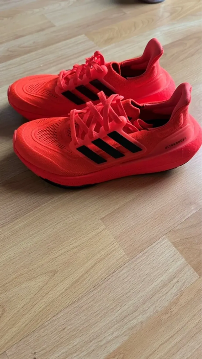 Tweedehands Adidas UltraBoost bike — afbeelding 2 van 4