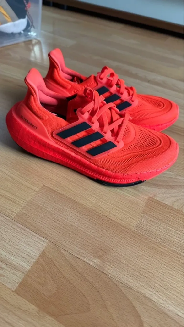 Tweedehands Adidas UltraBoost bike — afbeelding 4 van 4