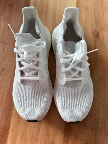 Adidas Ultra Boost Running Shoes usato