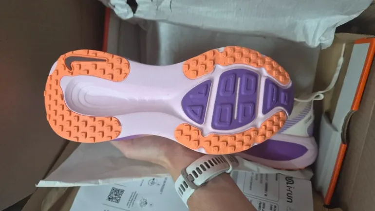 Tweedehands Nike Vomero 18 bike — afbeelding 2 van 6