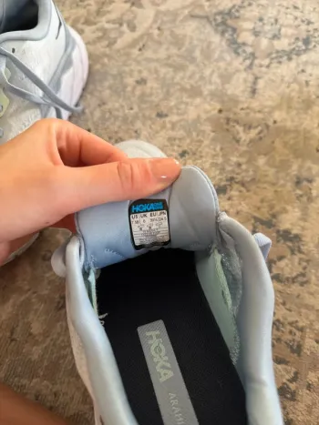 Used Hoka Arahi 6 bike — image 6 of 6