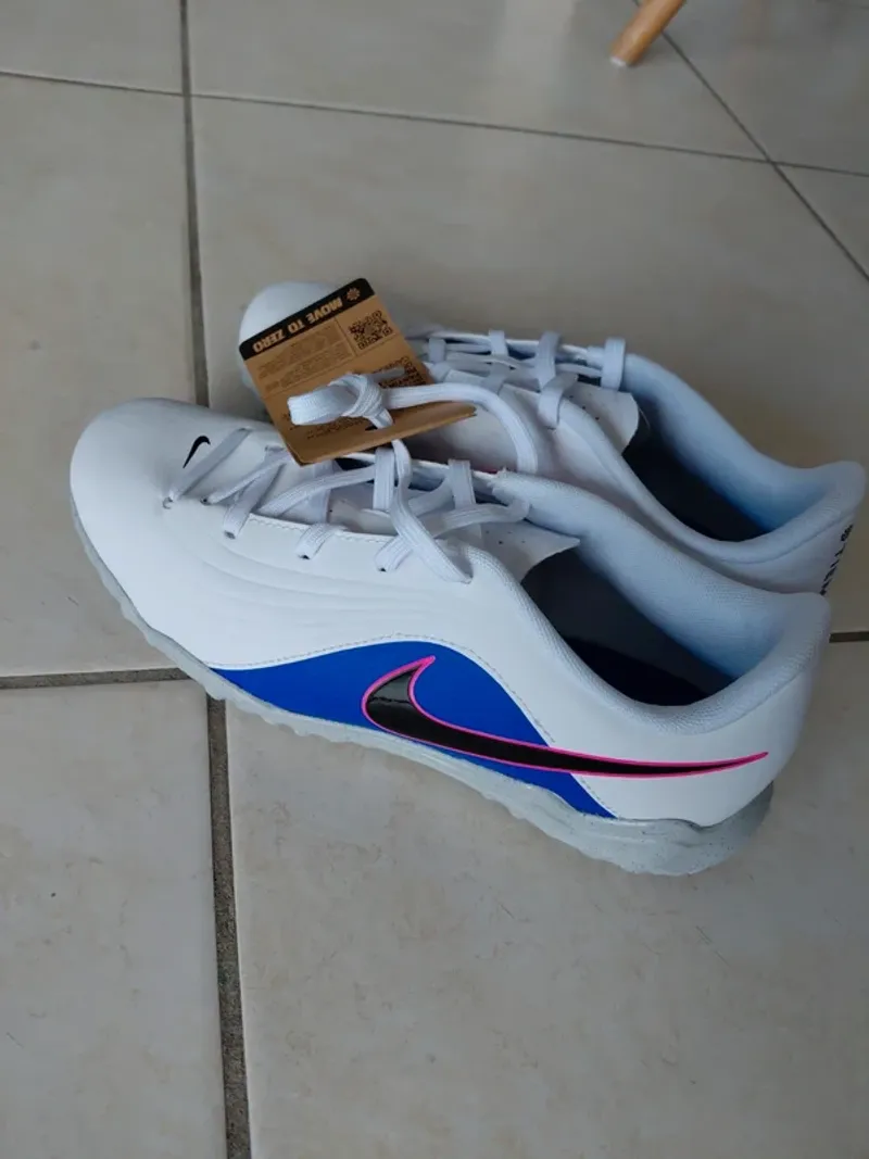 Gebrauchtes Nike Baskets de course et de foot de salle Football & Soccer