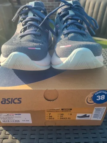 Used Asics Gel-Cumulus 26 Running Shoes