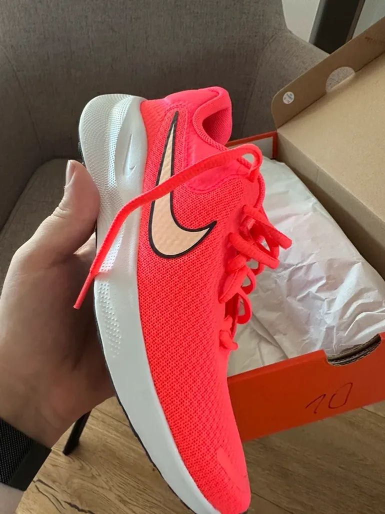 Tweedehands Nike Revolution 7 bike — afbeelding 7 van 7