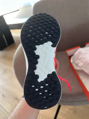 Tweedehands Nike Revolution 7 bike — afbeelding 5 van 7